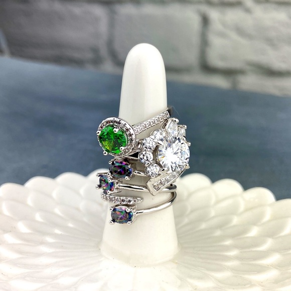 2 for $30 Boutique Emerald Green Rhinestone Halo Formal Fashion Ring Size 5 - Picture 3 of 3